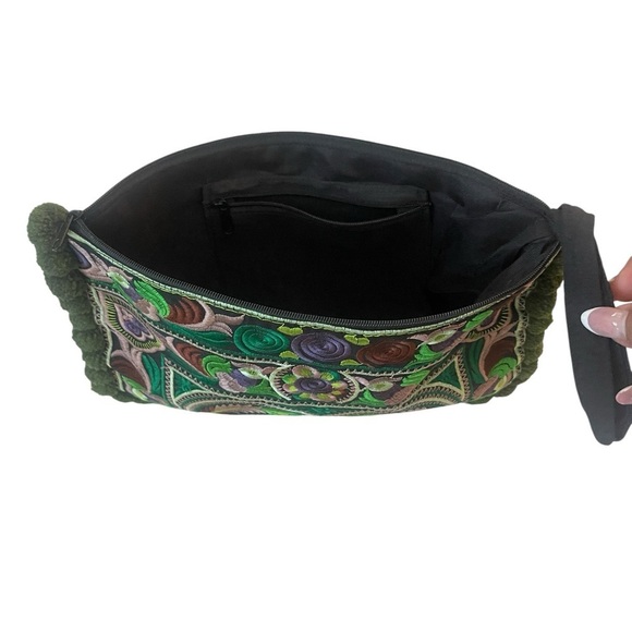 Sabai Jai - Embroidered Clutch Purse with Wristlet - Large Boho - Picture 2 of 5